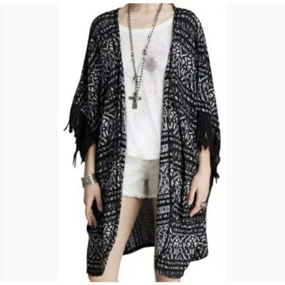Free People Open Front Fringe Short Sleeve Kimono Cardigan Size  XS - Picture 1 of 16